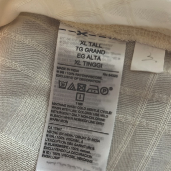 Old Navy Plus size XL Ivory color long sleeve blouse w tassel tie - Picture 7 of 12